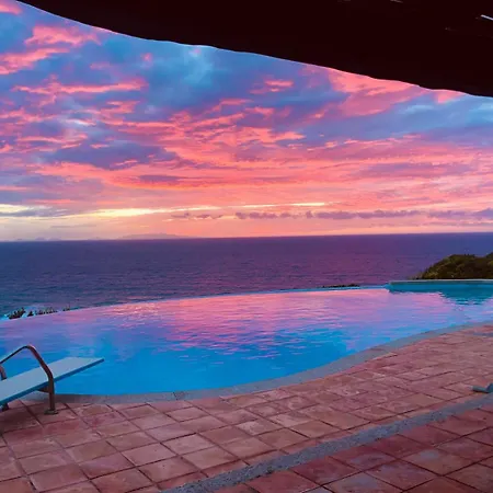 Tirnanog Villa *